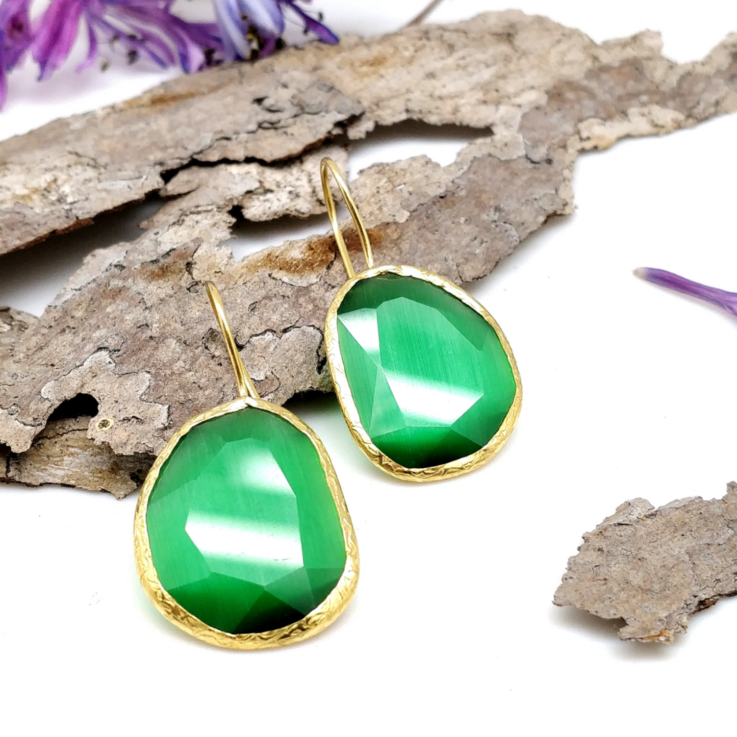 Emerald Cat Eye Earrings - shopzeyzey