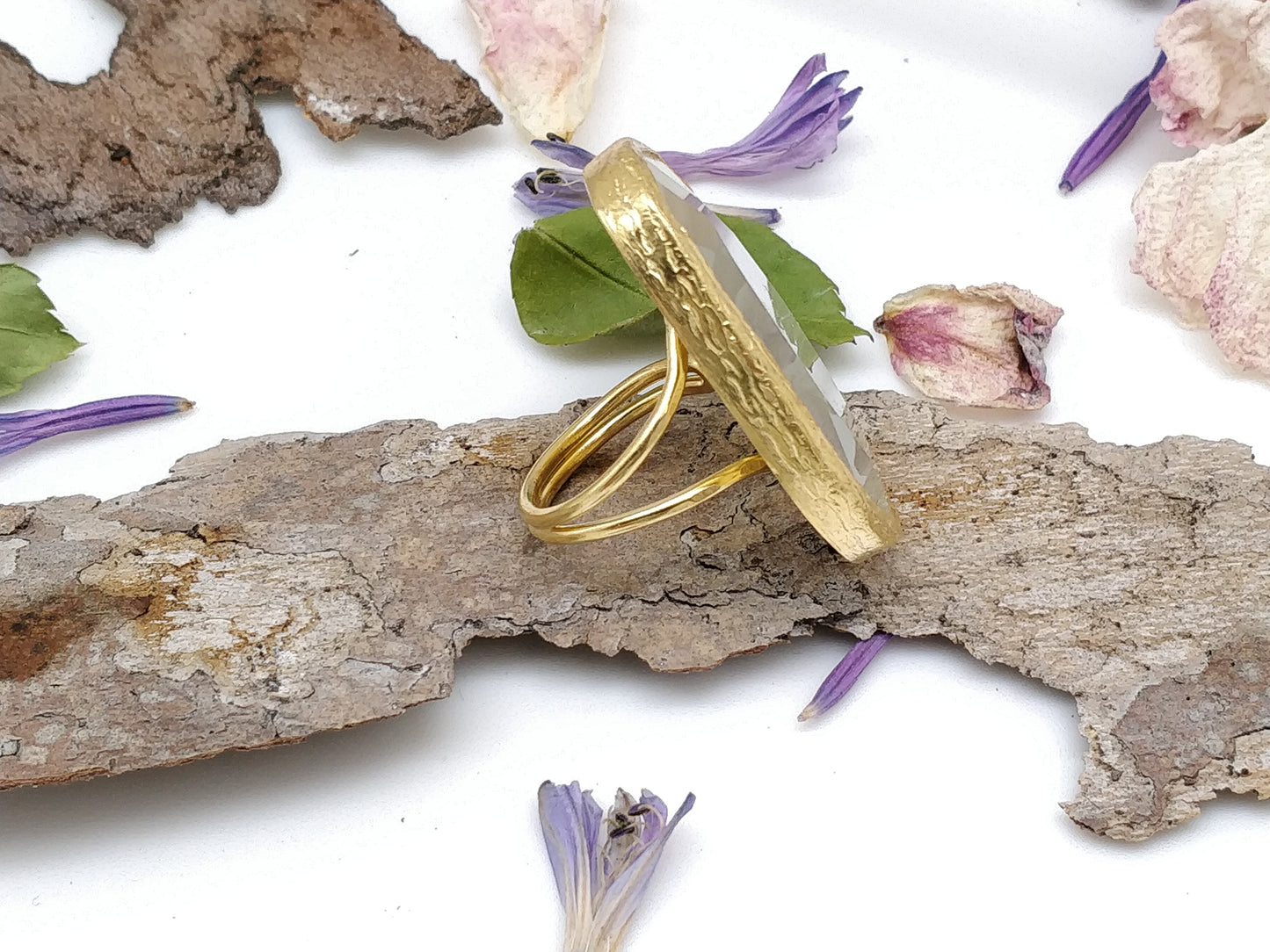 White Cat Eye Statement Gold Ring - shopzeyzey