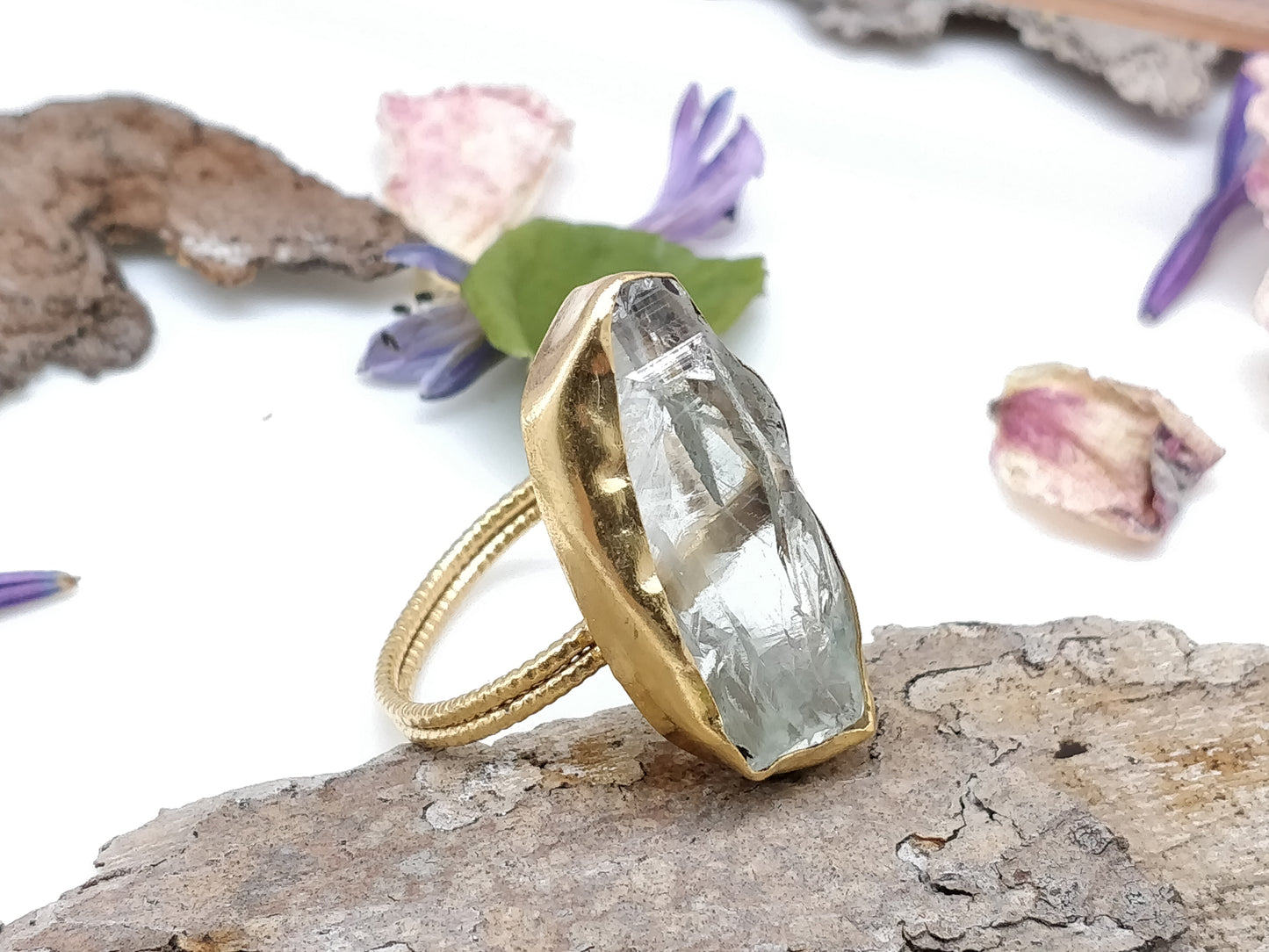 Crystal Quartz Gold Ring - shopzeyzey