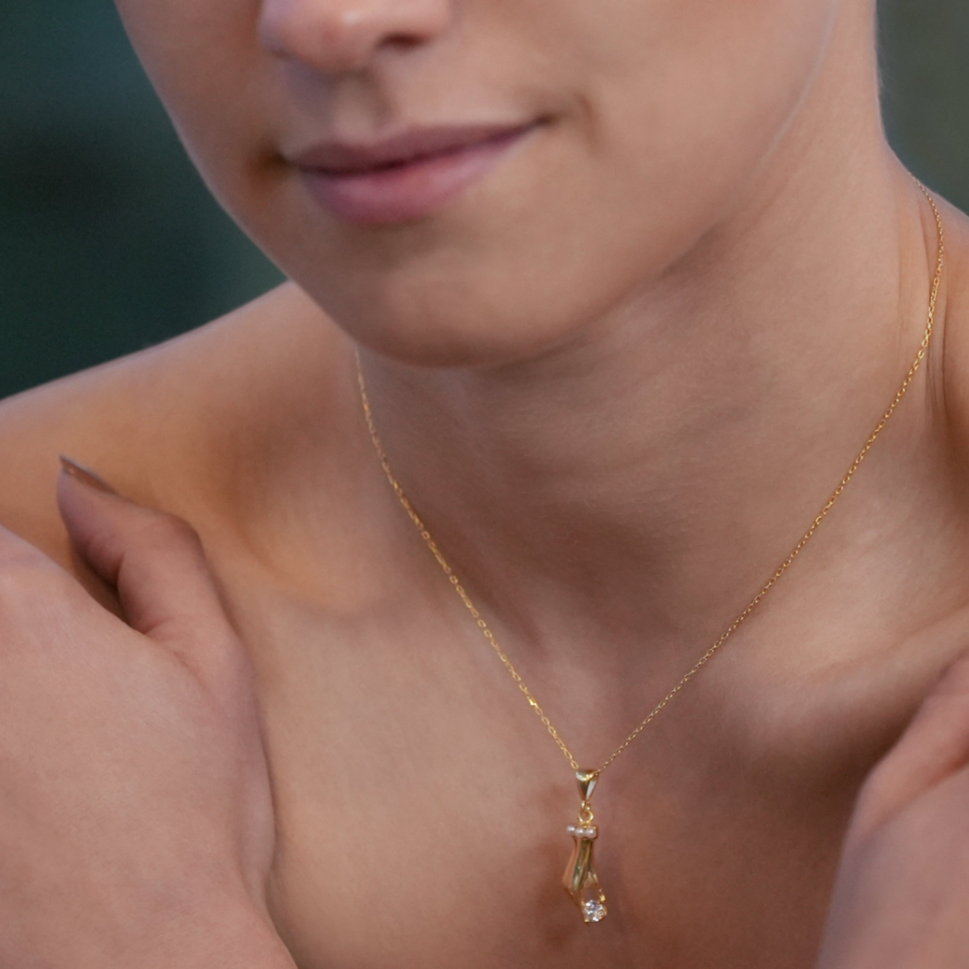Disembodied Hand Gold Necklace - shopzeyzey