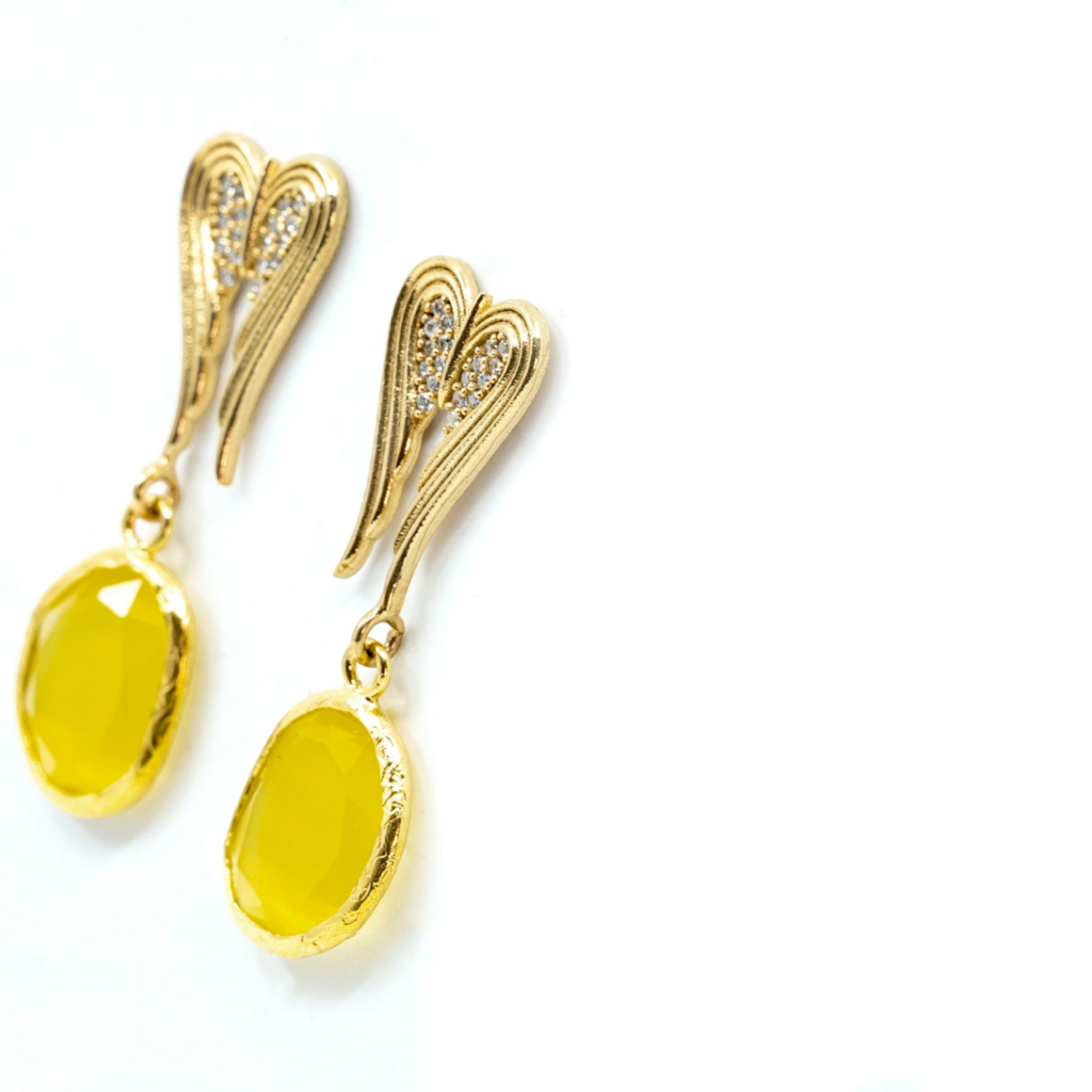 Dangling Heart Earring with Yellow Oval Stone - shopzeyzey