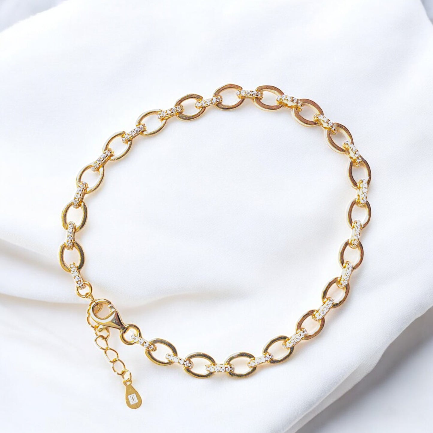 18K gold-plated oval link bracelet with cubic zirconia stones and lobster clasp