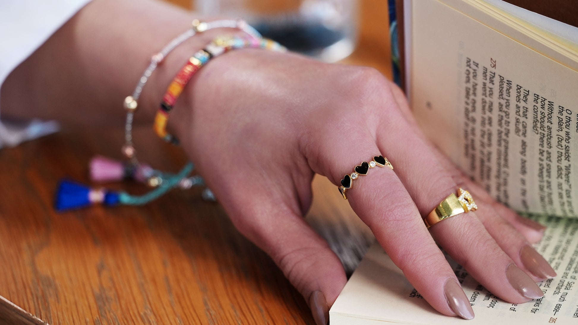Hamza Bracelet with Colorful Thread - shopzeyzey