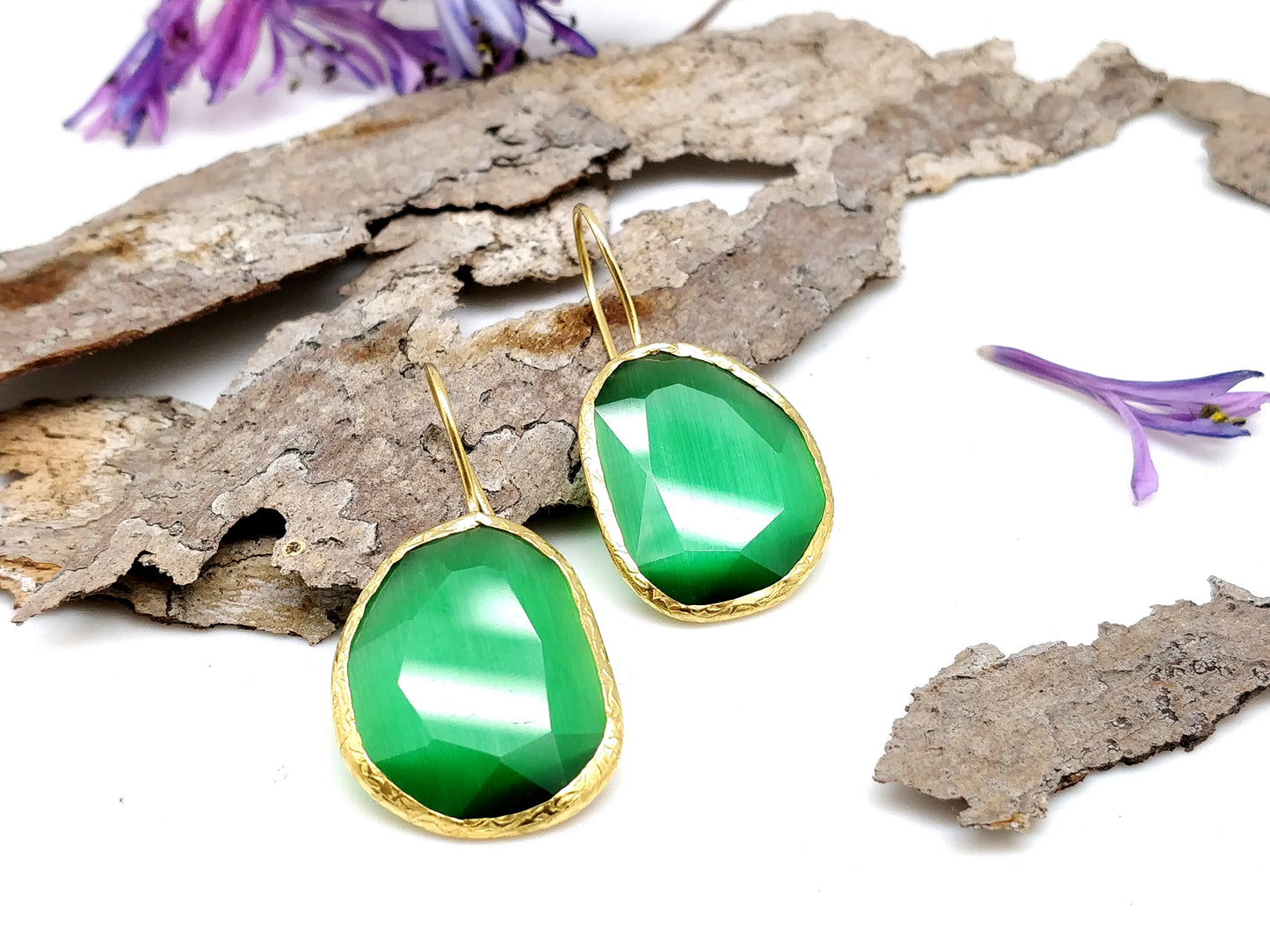 Emerald Cat Eye Earrings - shopzeyzey