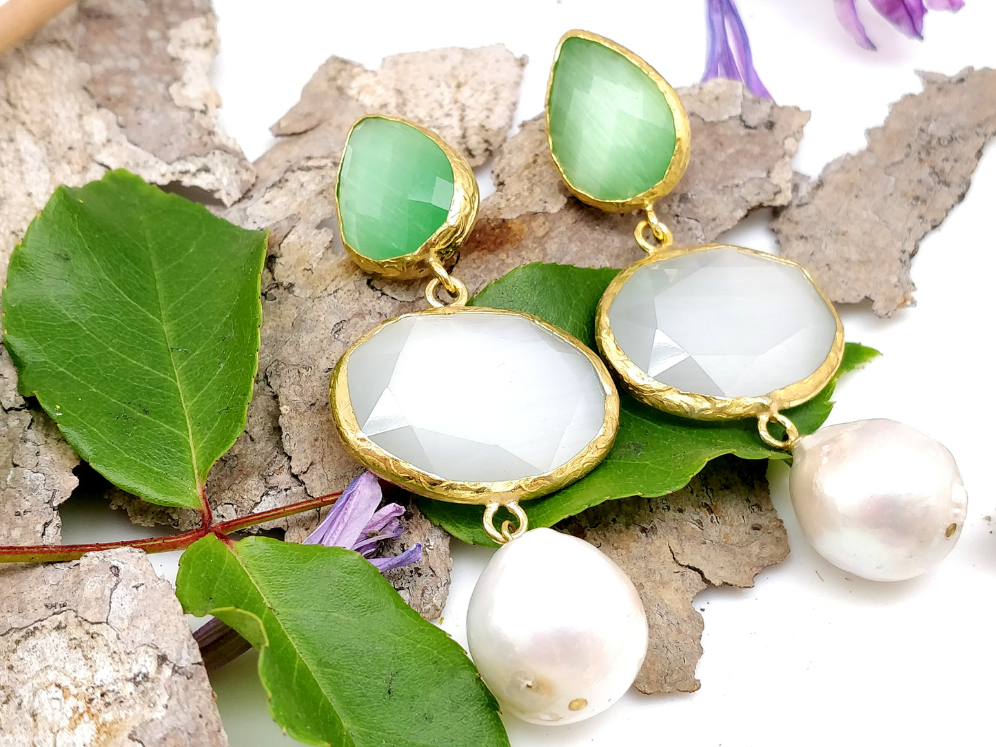 White Cat Eye Nature Gold Earrings - shopzeyzey