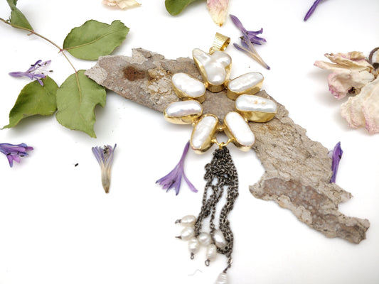 Pearl Flower Necklace with Tassel - shopzeyzey